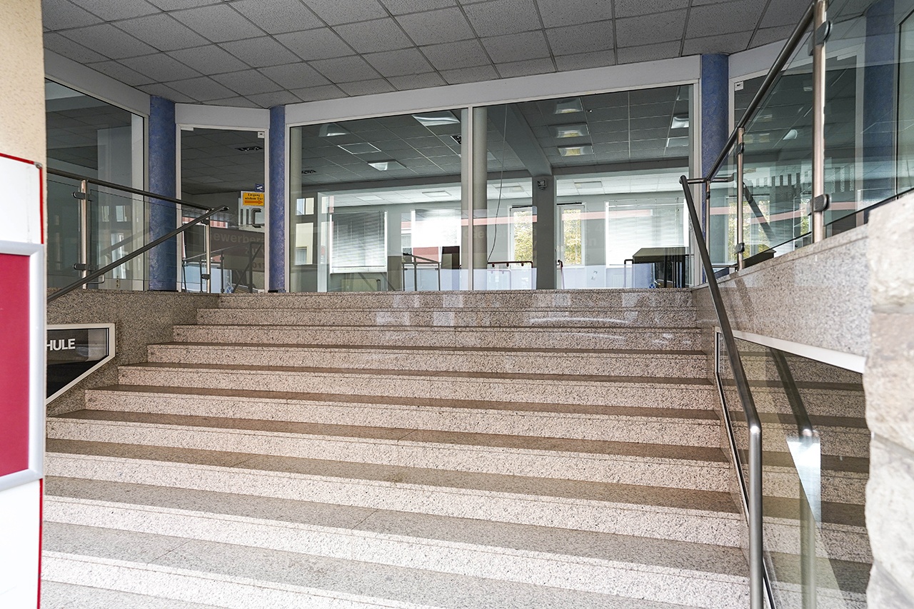 Zugang Geschäftsräume Erdgeschoss