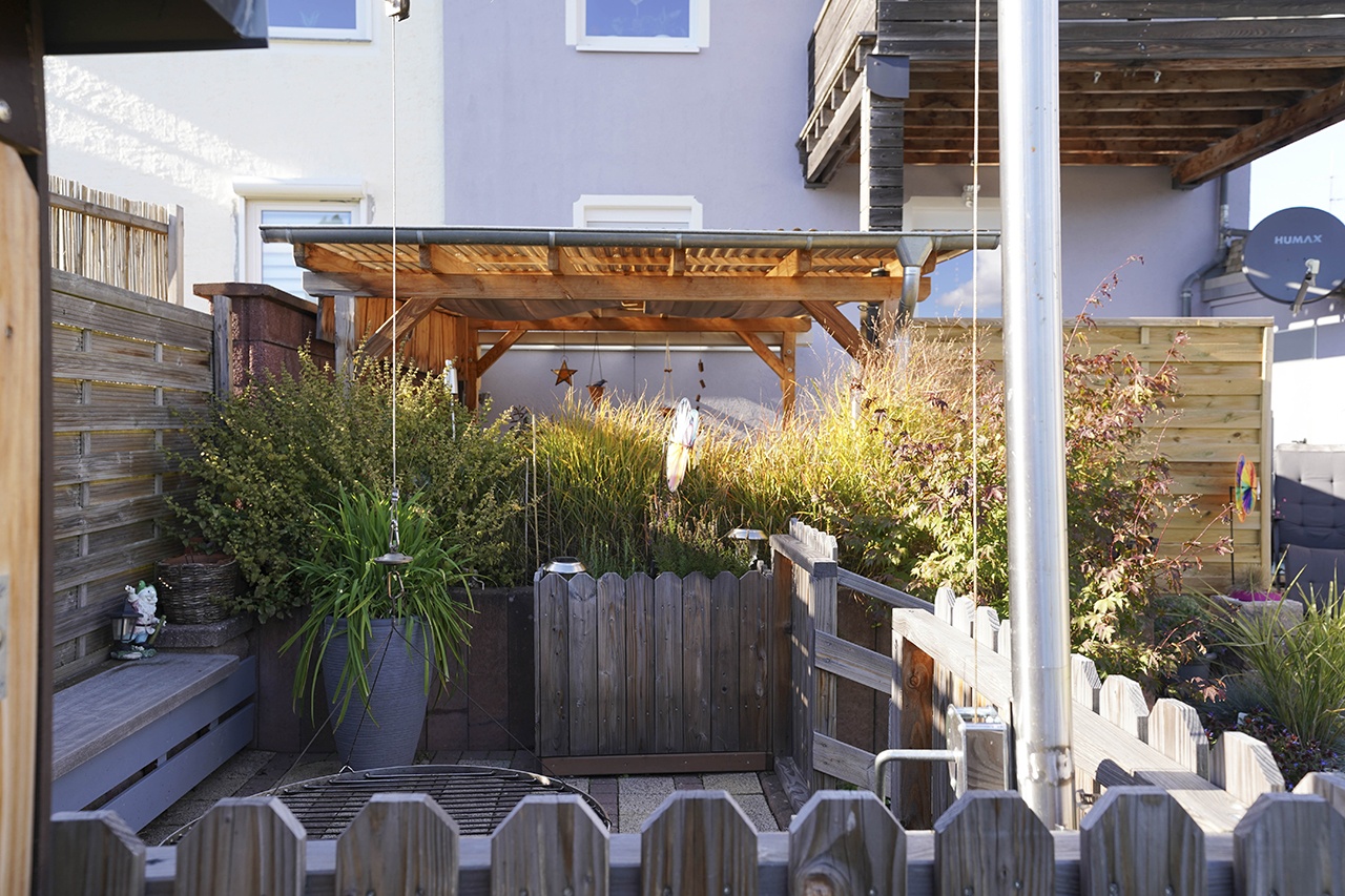 Grillstelle Blickrichtung Terrasse