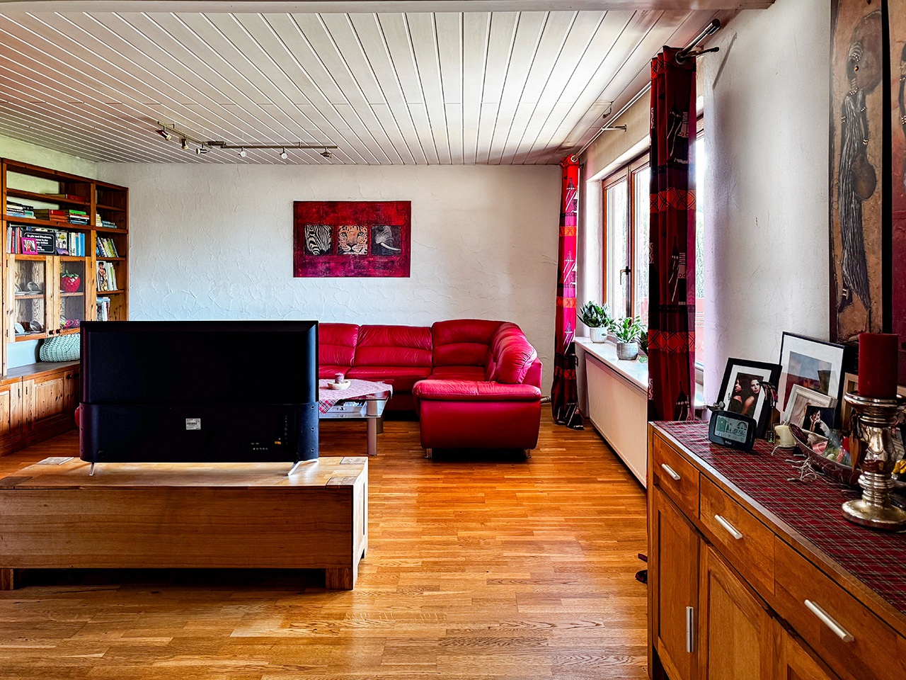 Wohnzimmer mit Panoramafenster