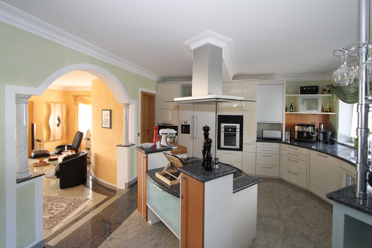 Küche Zugang Wohnzimmer