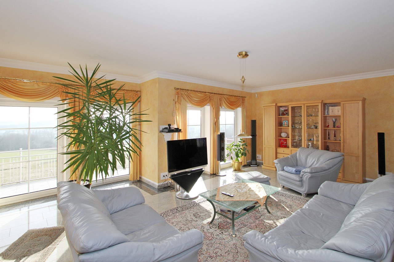 Wohnzimmer Blickrichtung Balkon