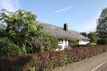 Wohnen auf einer Ebene in schöner Umgebung mit Platz für die ganze Familie! Wohnen auf einer Ebene in schöner Umgebung mit Platz für die ganze Familie!