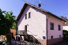 Sonnenverwöhntes Haus in ruhiger Lage und gepflegtem Umfeld. Sonnenverwöhntes Haus in ruhiger Lage und gepflegtem Umfeld.